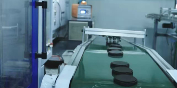 snus can manufacture picture